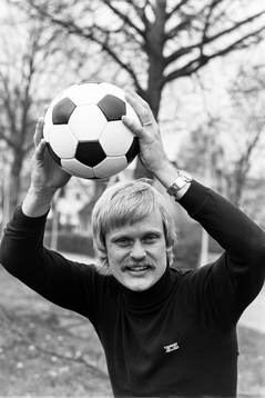 Ronnie Hellström, målvakt i landslaget
