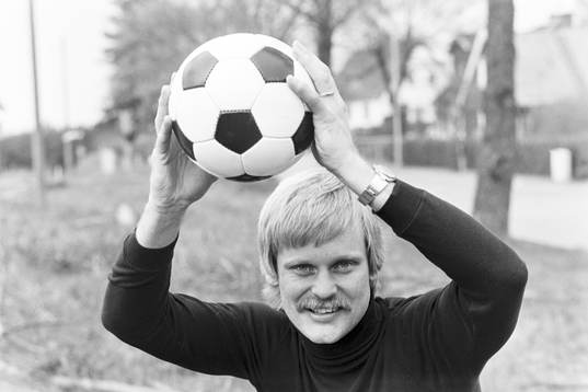 Ronnie Hellström, målvakt i landslaget