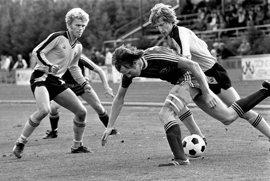 Ronny Gyllix, Hässleholm jagar bollen