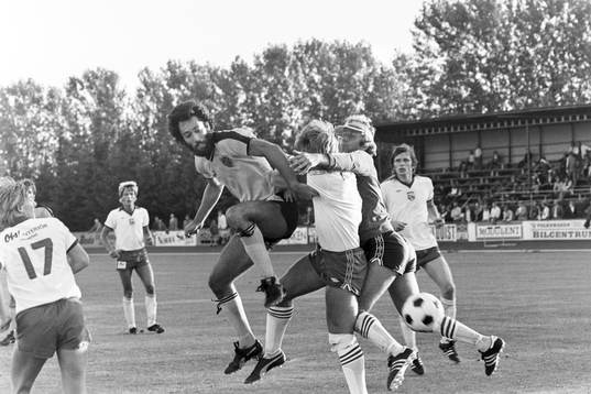 Alf Jönsson, Hässleholm framför halmias målvakt