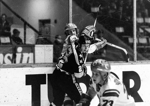 Pär Mårts, AIK i bråk med Tomas Jonsson, Modo