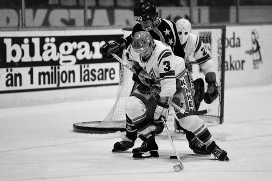 Sture Andersson, Modo med pucken