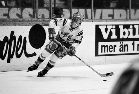 Tomas Jonsson, Modo med pucken