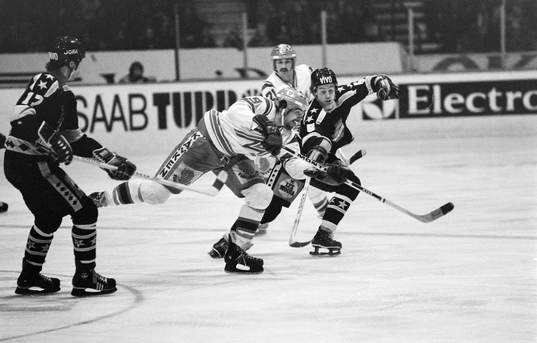 Mikko Leinonen, Modo