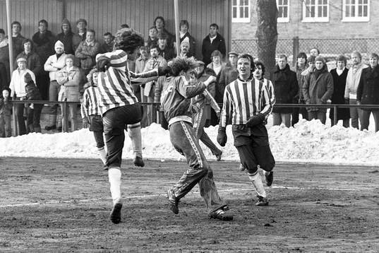 Kamp om bollen