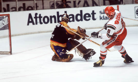 Per Lundqvist, Modo framför djurgårdens målvakt Peder
