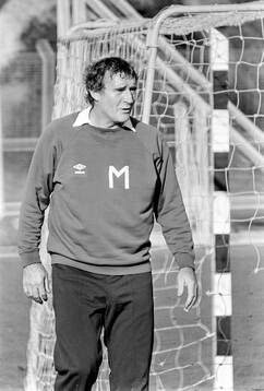 Manager Malcolm Allison at training