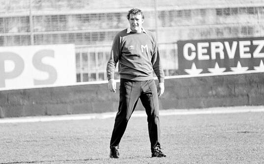 Manager Malcolm Allison at training