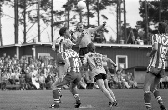 Bo Andersson, Mjällby i nickduell
