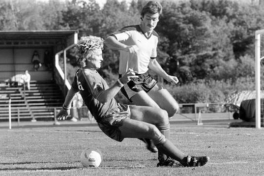 Thomas Larsson, Örgryte stoppas av hässleholms Lennart
