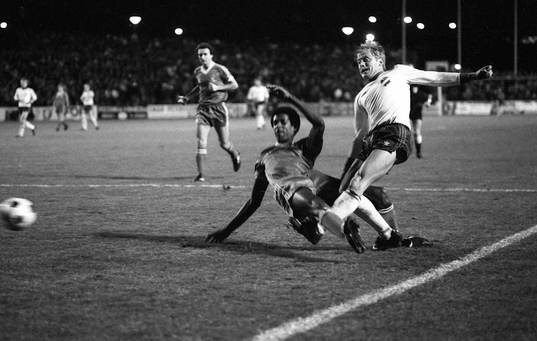 Tommy Evesson, Öster och Viv Anderson, Nottingham
