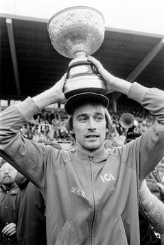 Halmstad BK, svenska mästare. Rutger Backe jublar