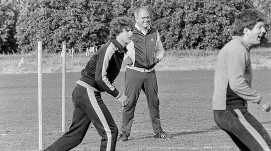 Manager Alfredo di Stefano leading a training session
