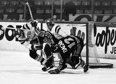 Bengt Halvardsson och Hannu Lassila, målvakt i HV71