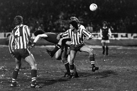 Glenn Hysén, Göteborg i kamp om bollen