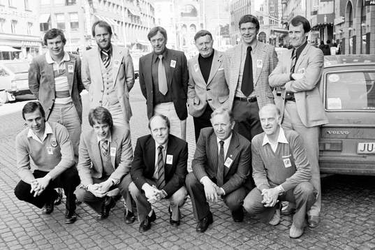 Tränarna på plats. Bl.a Agne Simonsson, Jan Sjöström,