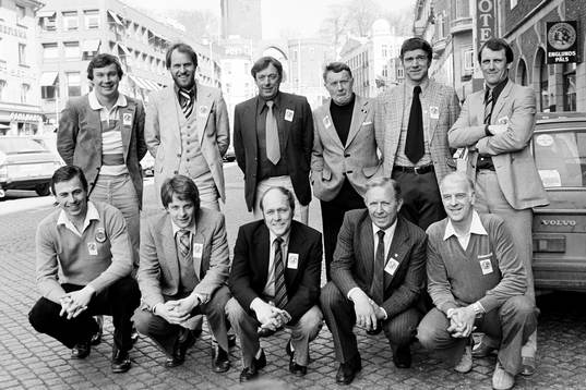 Tränarna på plats. Bl.a Agne Simonsson, Jan Sjöström,