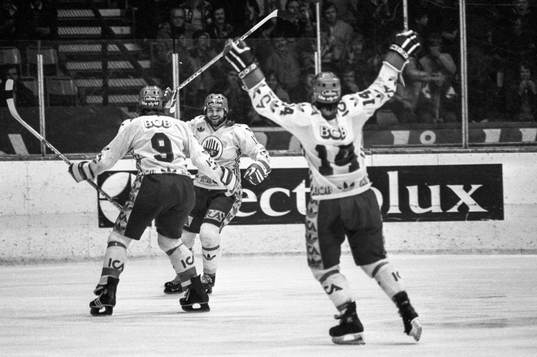 Anders Dahlin, Brynäs jublar tillsammans Mats Näslund (9)