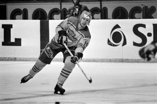 Jörgen Pettersson med pucken