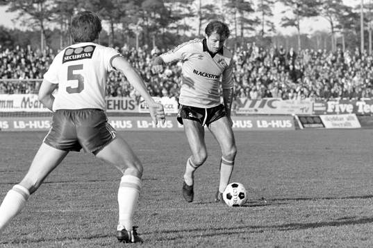 Frank Worthington, Mjällby med bollen