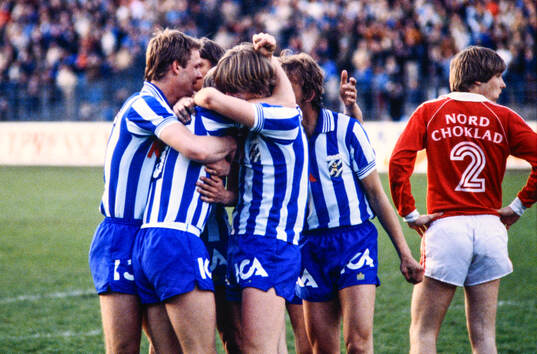 Göteborgs Torbjörn Nilsson jublar med lagkamrater