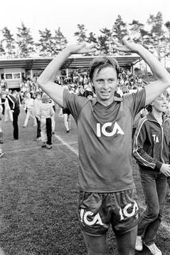 Östers matchvinnare Thomas Nyman jublar