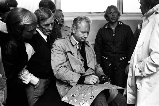 Egon Jönsson, lagledare och Hans Cavalli Björkman tackar