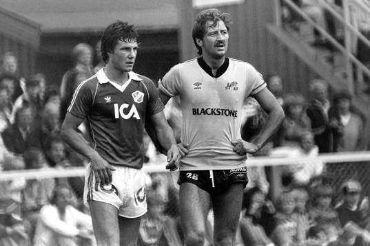 Stefan Larsson, Halmstad och Frank Worthington, Mjällby