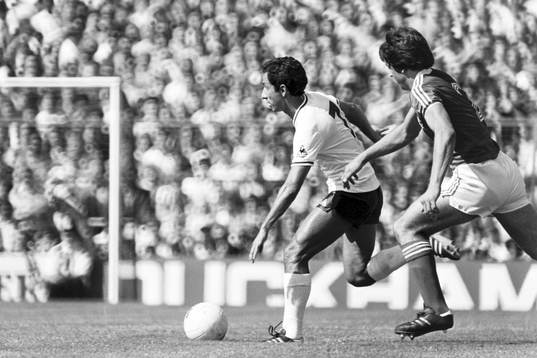 Osvaldo Ardiles, Tottenham med bollen