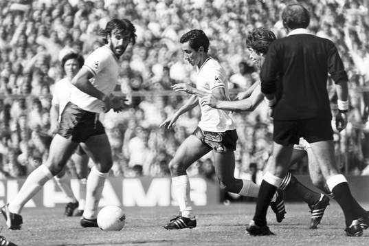 Osvaldo Ardiles, Tottenham med bollen