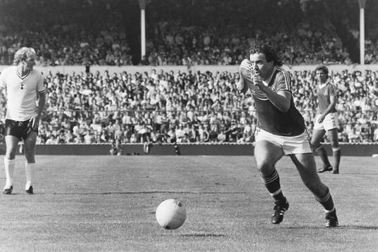John Robertson, Nottingham med bollen
