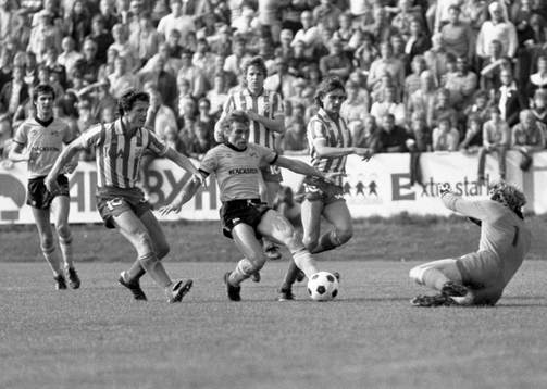Glenn Hysén, Göteborg försöker stoppa Bo Andersson,