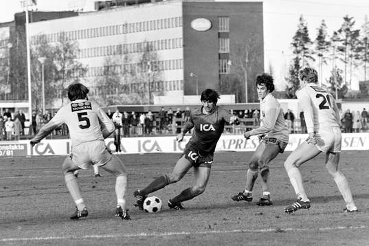Teitur Thordarsson, Öster med bollen
