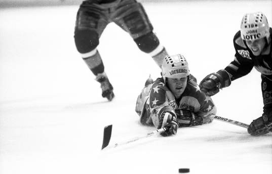 Lars Zetterström, Färjestad försöker nå pucken