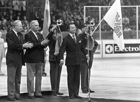 Kung Carl Gustaf inviger mästerskapet
