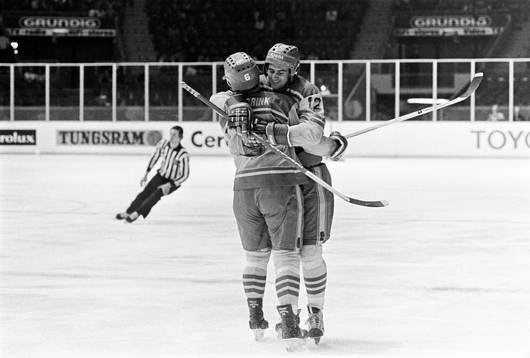 Anders Eldebrink och Roland Eriksson jublar