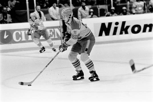 Patrik Sundström med pucken