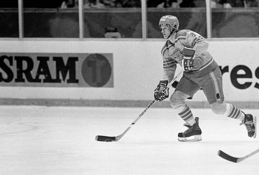 Anders Eldebrink med pucken