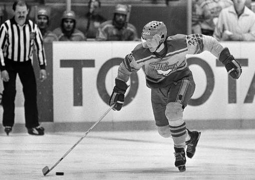 Lars Molin med pucken