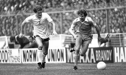Tottenhams Glenn Hoddle against Citys Paul Power