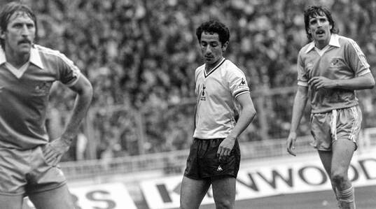 Tottenhams Osvaldo Ardiles, Manchester Citys Tommy