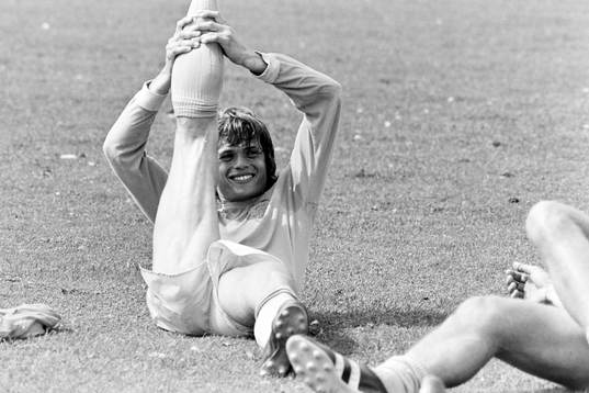 Roger Hansson stretchar