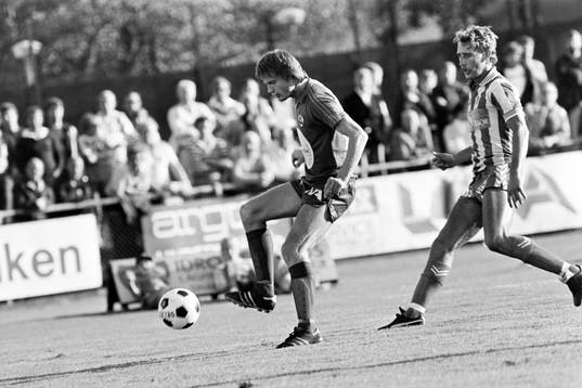 Pär-Olof Ohlsson med bollen