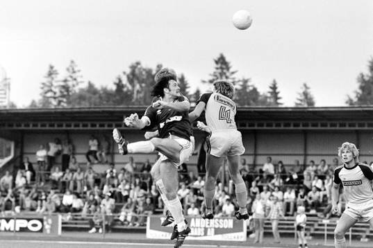 Jönköpings Gary Watson i en nickduell