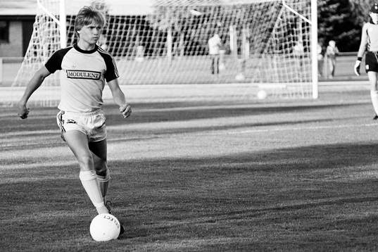 Hässleholms Bo Eriksson med bollen