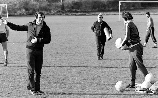 Manager David Pleat of Luton overseeing a training session