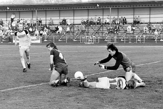 Bo Eriksson, Hässleholm framför malmös målvakt Anders