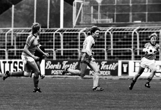 Pia Sundhage, Sverige