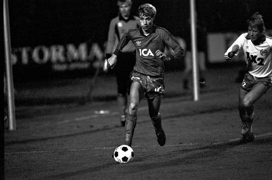 Andreas Ravelli, Öster med bollen