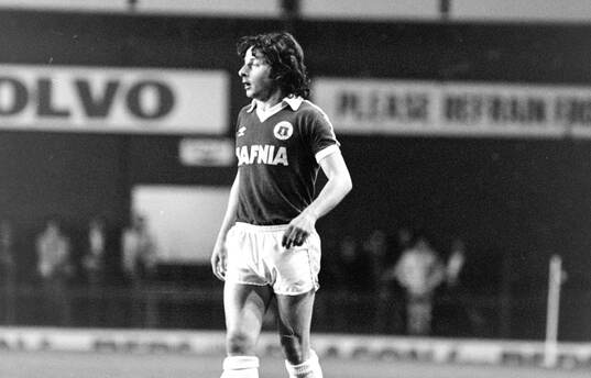 Everton - Notts County: Evertons Mickey Thomas